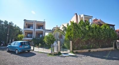 Angelos Studios, private accommodation in city Nikiti, Greece