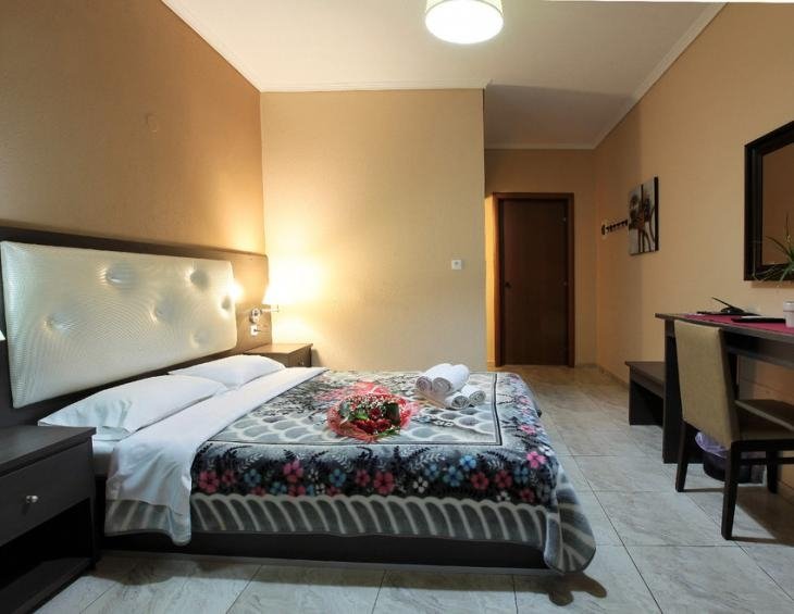 epavli-studios-nea-kallikratia-kassandra-2-bed-roo