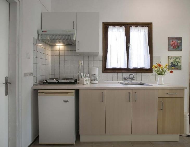 neria-summer-houses-hanioti-kassandra-b-kitchen