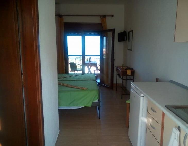 sofis-house-neos-marmaras-sithonia-2-bed-studio-3-