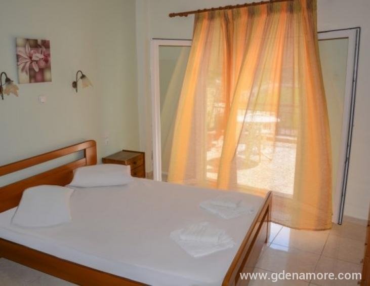soultana-house-rooms-apartments-neos-marmaras-sith