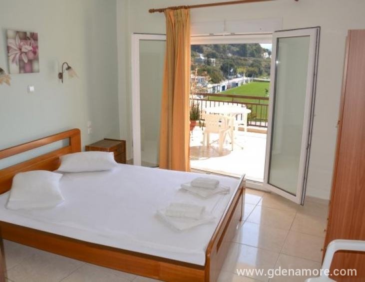 soultana-house-rooms-apartments-neos-marmaras-sith