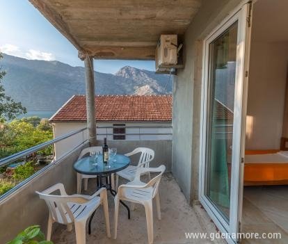 Apartments Kotaras, private accommodation in city Risan, Montenegro
