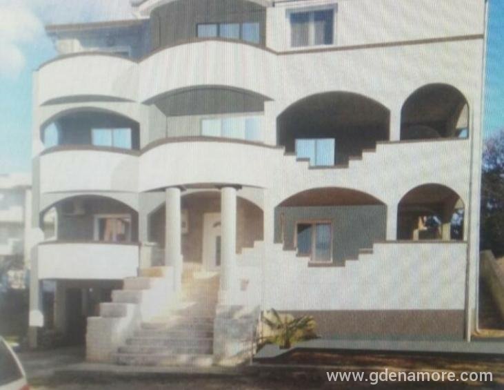 Aparthotel ADO