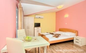 Apartments Mazarak, private accommodation in city Budva, Montenegro
