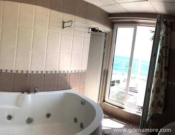 jakuzzi1-7858x3628