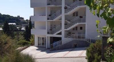 Apartments Boskovic, private accommodation in city Igalo, Montenegro