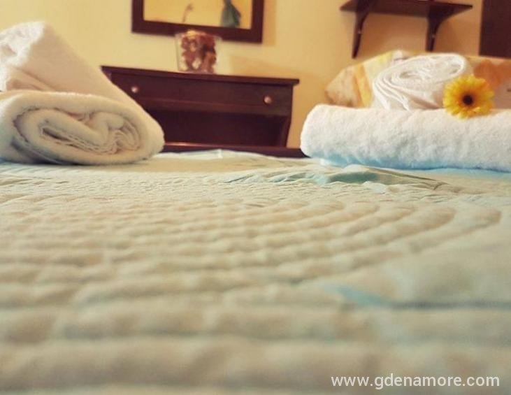 anastasia-pansion-ammouliani-athos-3-bed-room-4