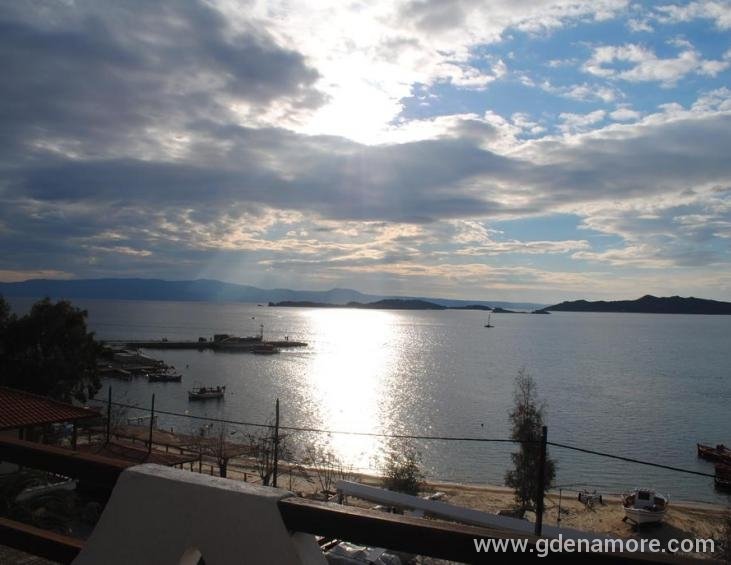 antonakis-pension-ouranoupolis-athos-2-bed-room-15