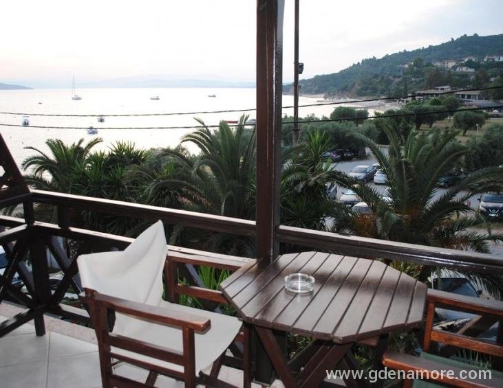 antonakis-pension-ouranoupolis-athos-2-bed-room-17
