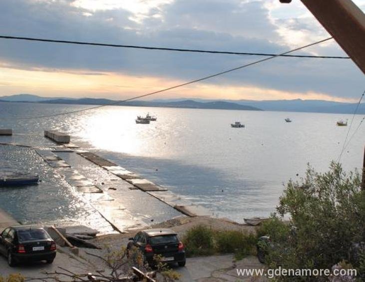 antonakis-pension-ouranoupolis-athos-2-bed-room-18