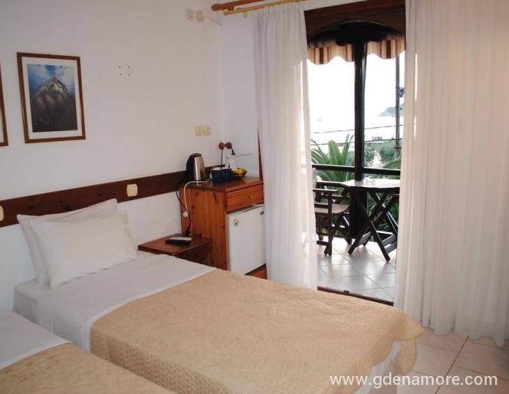 antonakis-pension-ouranoupolis-athos-2-bed-room-23