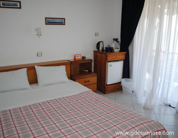 antonakis-pension-ouranoupolis-athos-2-bed-room-26