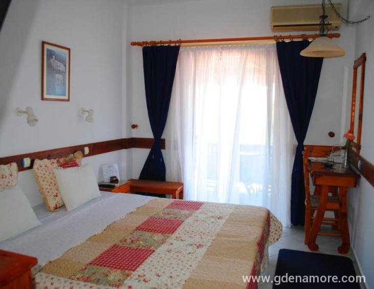 antonakis-pension-ouranoupolis-athos-2-bed-room-28