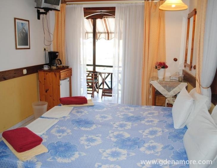 antonakis-pension-ouranoupolis-athos-2-bed-room-29