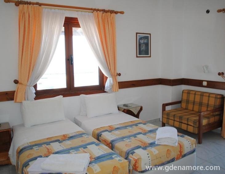antonakis-pension-ouranoupolis-athos-2-bed-room-32