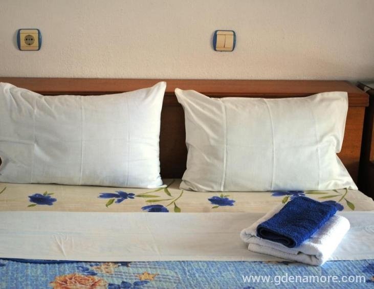 antonakis-pension-ouranoupolis-athos-2-bed-room-34