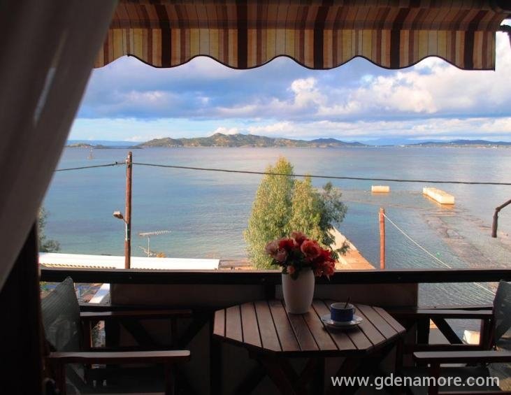 antonakis-pension-ouranoupolis-athos-2-bed-room-5