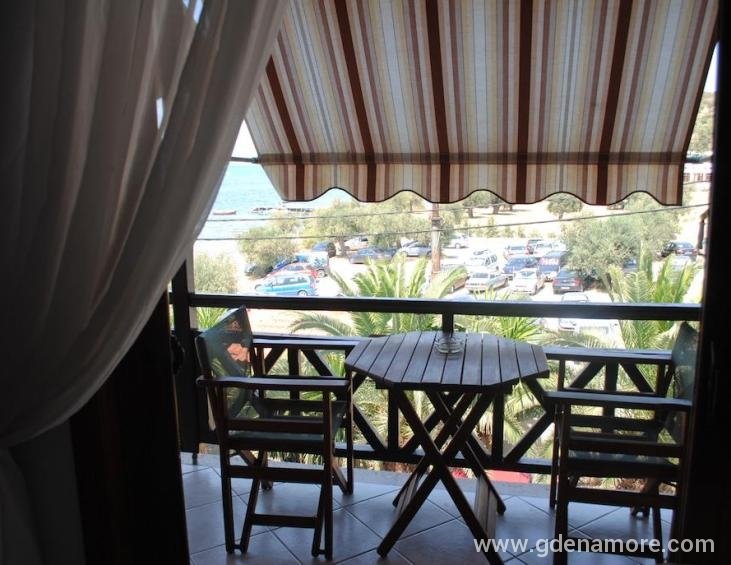 antonakis-pension-ouranoupolis-athos-2-bed-room-6