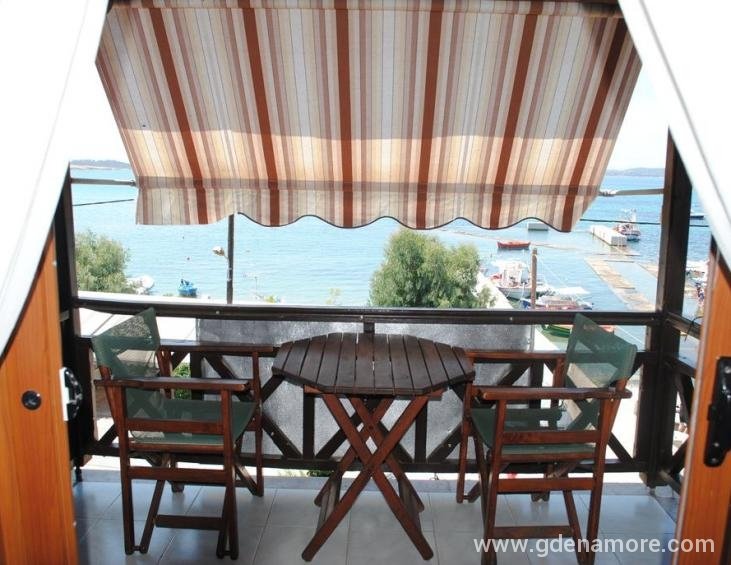 antonakis-pension-ouranoupolis-athos-2-bed-room-7