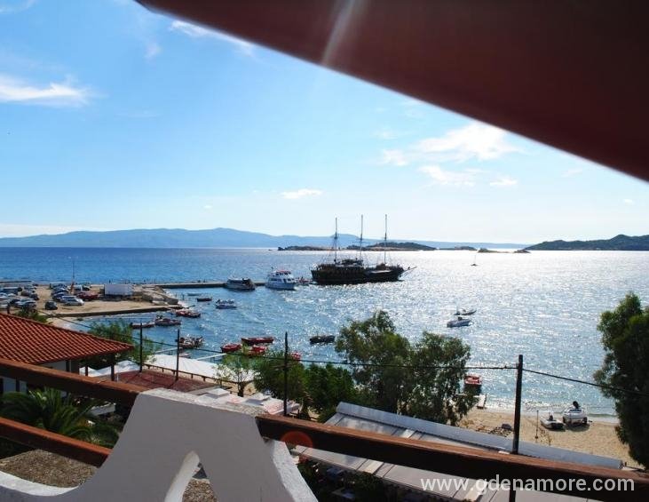 antonakis-pension-ouranoupolis-athos-2-bed-room-8