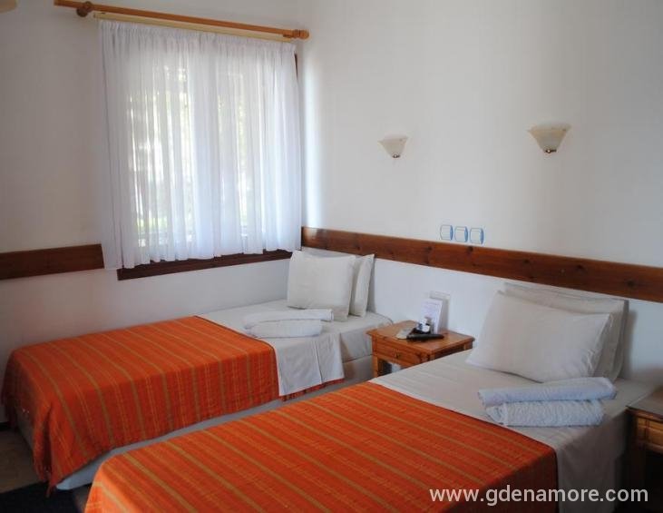 antonakis-pension-ouranoupolis-athos-3-bed-room-13