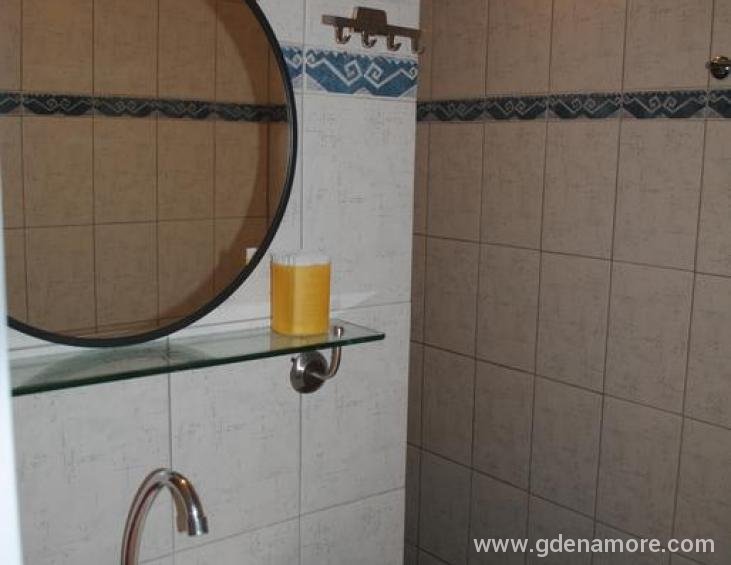 antonakis-pension-ouranoupolis-athos-3-bed-room-19