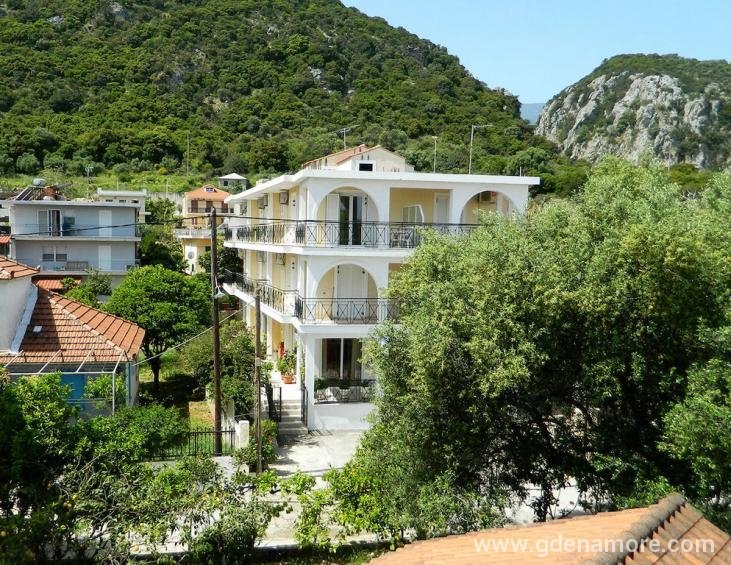 ariston-apartments-poros-kefalonia-3