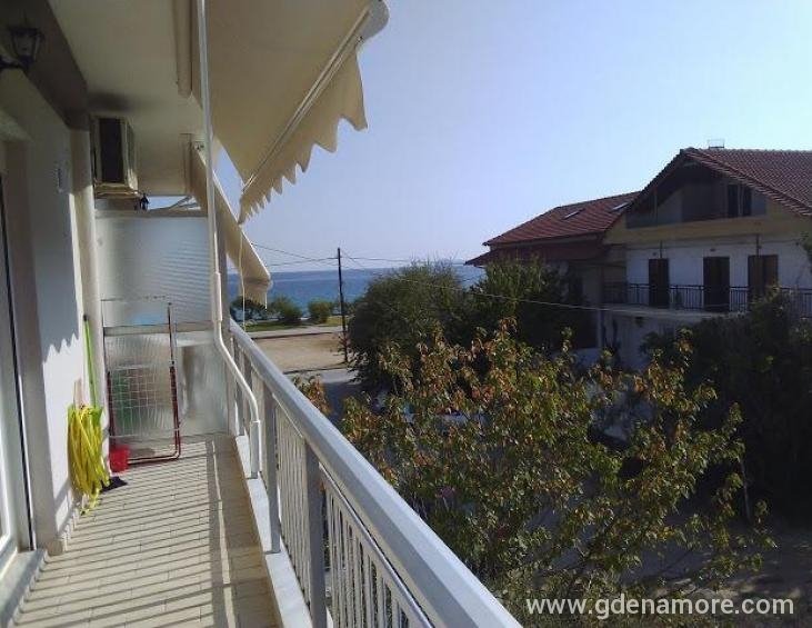 bakas-house-apartments-ierissos-athos-1