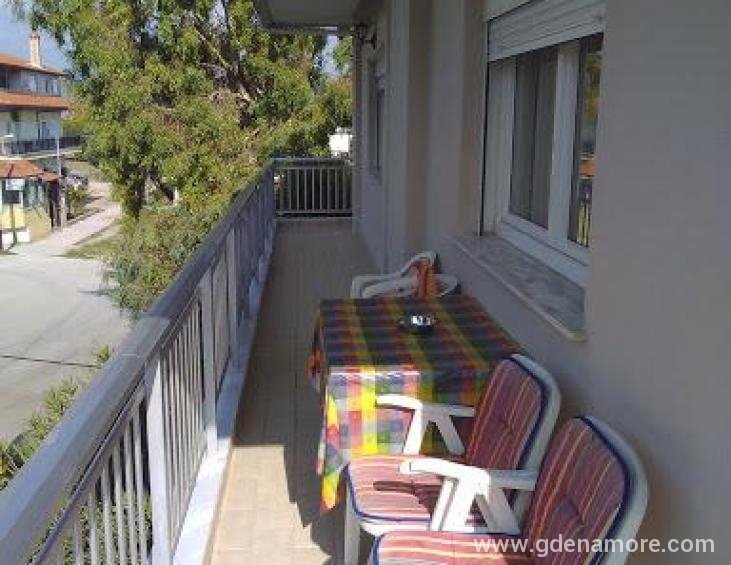 bakas-house-apartments-ierissos-athos-7