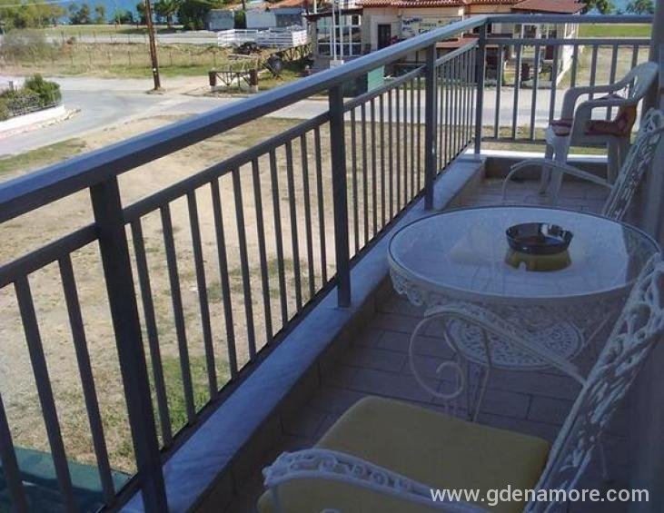 bakas-house-apartments-ierissos-athos-8
