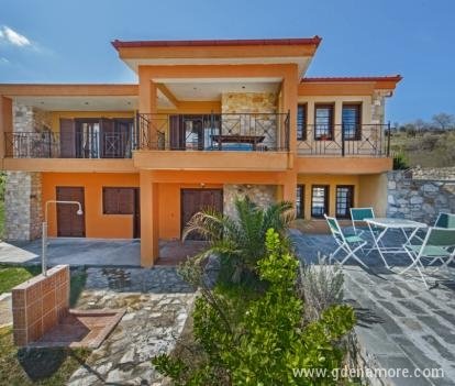 Къщата на Данай, частни квартири в града Nea Rodha, Гърция