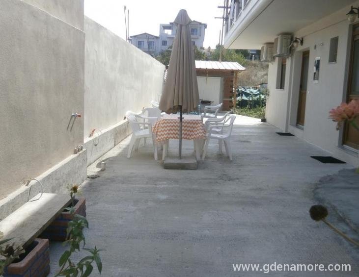 daniela-apartments-nea-rodha-athos-3