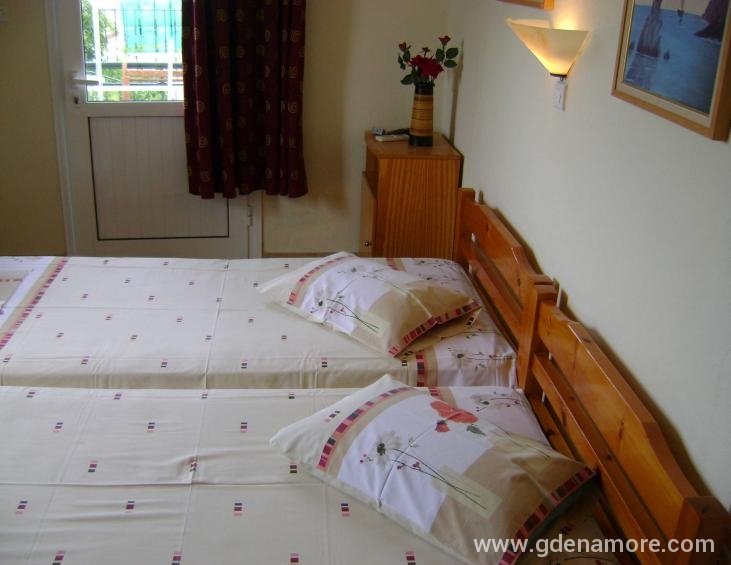 eleftheria-rooms-ammouliani-island-9