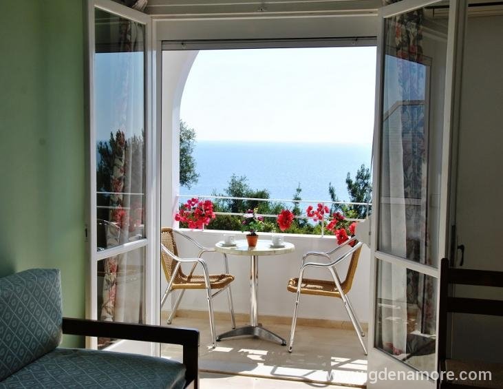 filoxenia-hotel-poros-kefalonia-apartment-2
