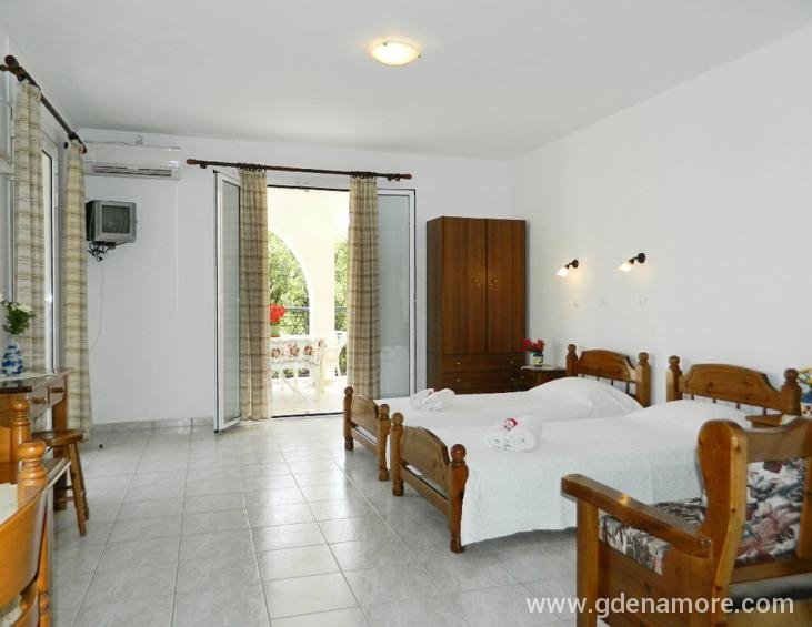 kariston-apartments-poros-kefalonia-3-bed-studio-4