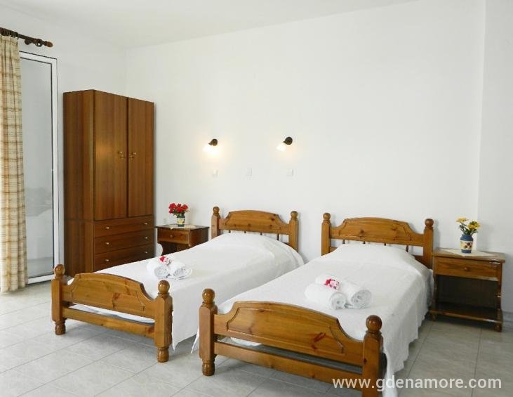 kariston-apartments-poros-kefalonia-3-bed-studio-5