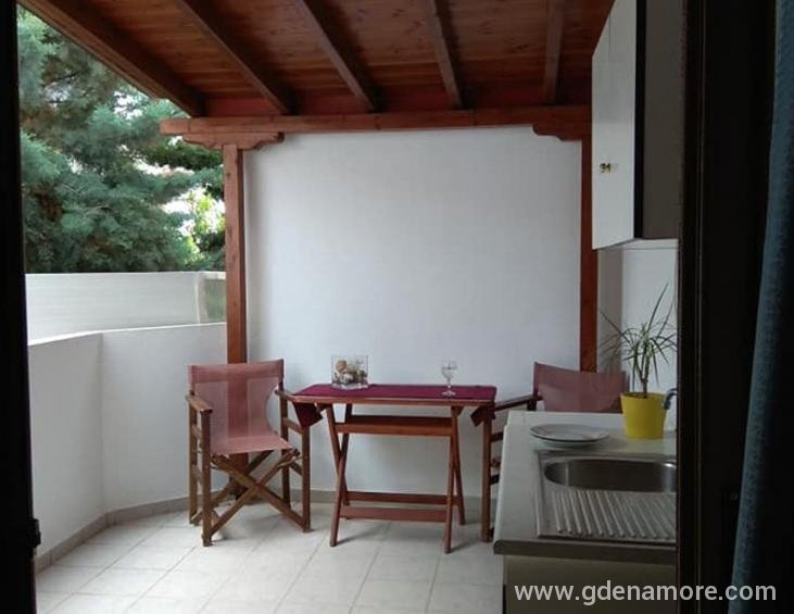 katerina-pansion-ouranopolis-athos-3-bed-room-5