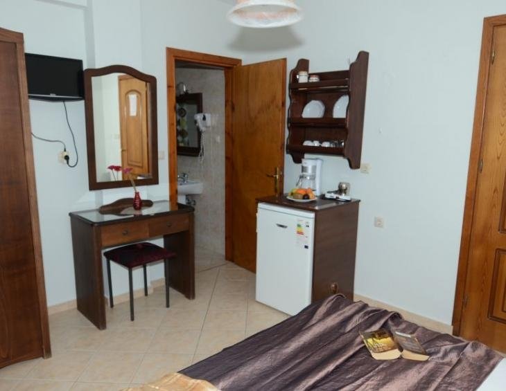 xenonas-nostos-rooms-ammouliani-athos-2-bed-room-n