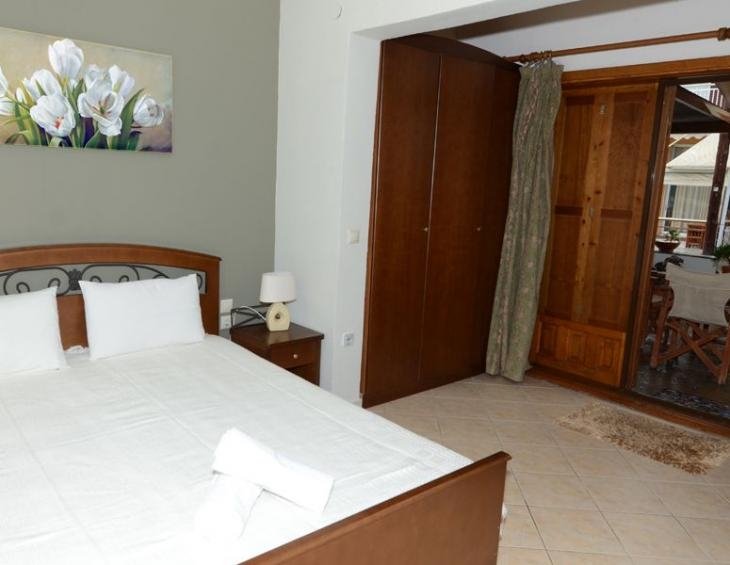 xenonas-nostos-rooms-ammouliani-athos-4-bed-apartm