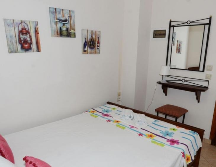 xenonas-nostos-rooms-ammouliani-athos-5-bed-apartm