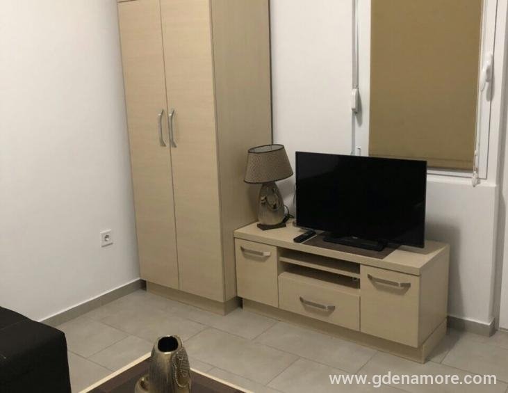 IMG-c4ea97c21582d30ce68acc8484dc9f44-V