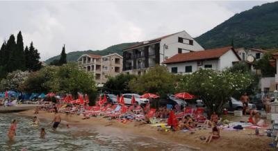 Appartamento Andjela, alloggi privati a Kumbor, Montenegro