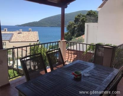 Large apartment by the sea, private accommodation in city Herceg Novi, Montenegro - IMG-8b317043b7ec09cb55d14490f37f5750-V