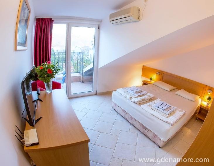 Bed room
