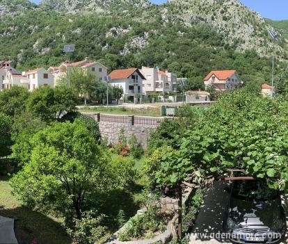 Апартаменти Бакочевич, частни квартири в града Risan, Черна Гора
