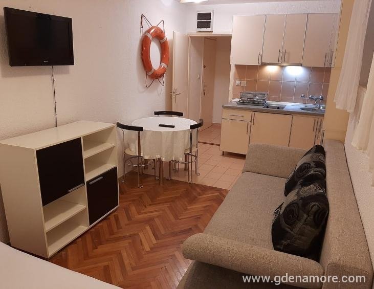006 Apartman - Kompas