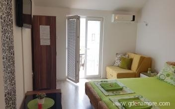 Apartmajske sobe GAMA, zasebne nastanitve v mestu Igalo, Črna gora