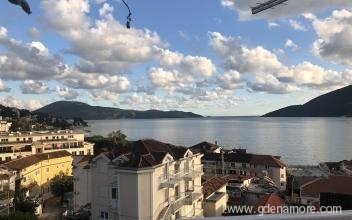 House: Apartments and rooms, private accommodation in city Igalo, Montenegro
