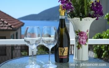 Apartments and rooms Vlaovic, private accommodation in city Igalo, Montenegro